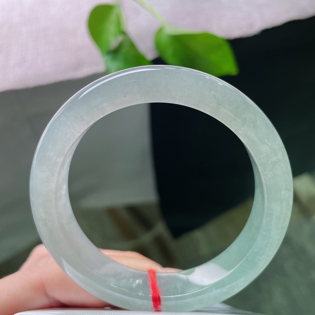54.8/13/8.6，冰蓝正圈，腕间的一方净土，遗世而独立，让人心神荡漾，无裂，ss52928a