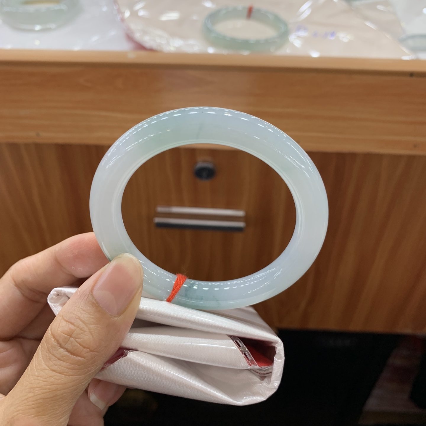 051505GX 飘花圆条翡翠手镯 53-9.7-9.2