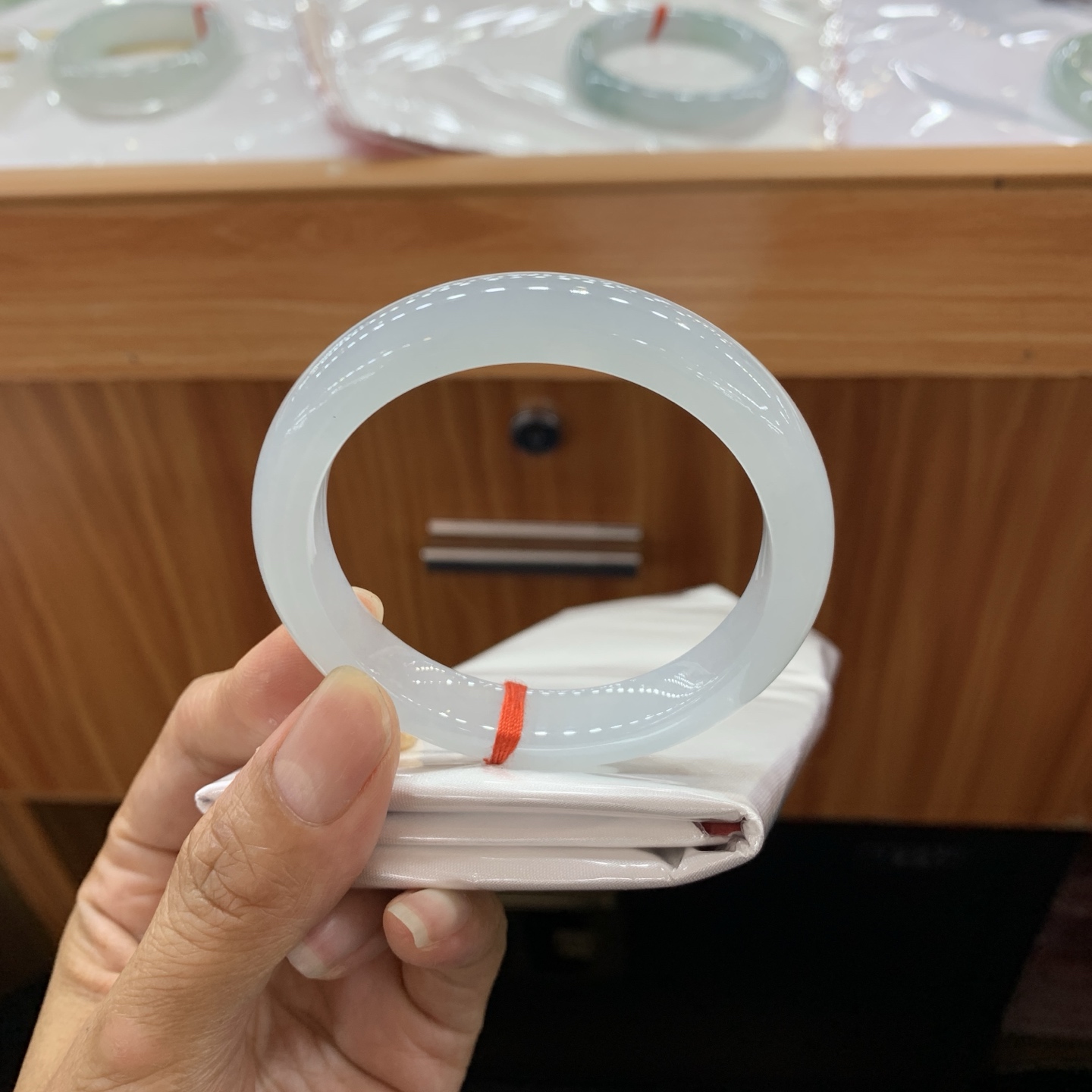 051503MMJ 冰蓝正圈翡翠手镯 52.2-10.2-7.7