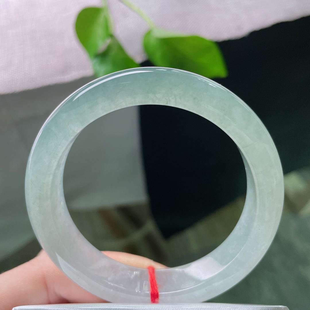 54.8/13/8.6，冰蓝正圈，腕间的一方净土，遗世而独立，让人心神荡漾，无裂，ss52928a