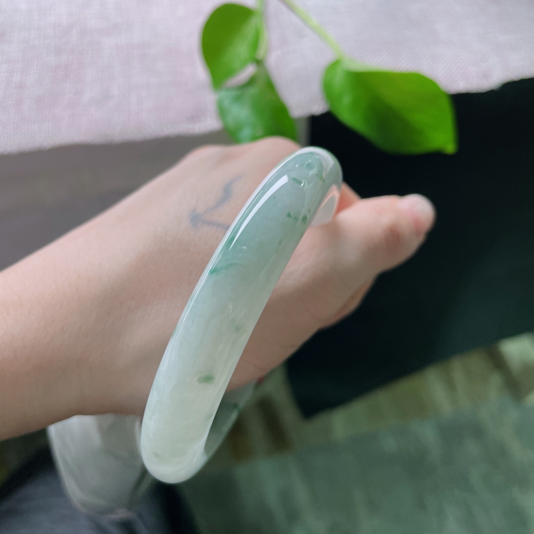 61.6/11.7/7.9飘花正圈，水润细腻，典雅贵气，有纹，ss52206a