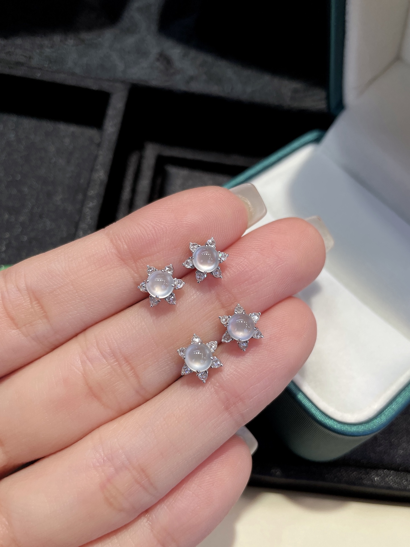 520️ 精选 冰种 小钢蛋 耳钉 18k金 8.2-7.2-6.5mm