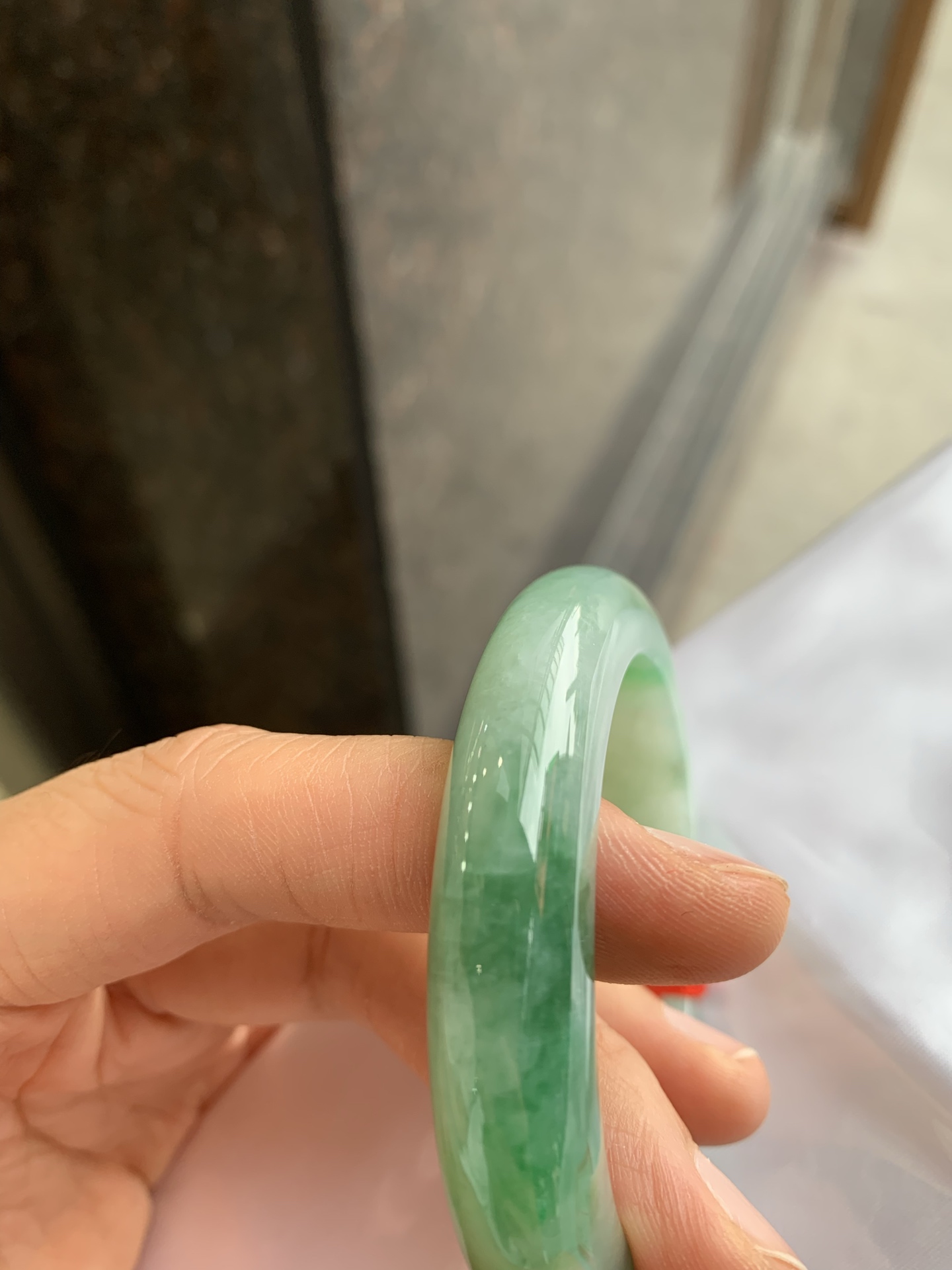正圈飘绿 有纹 尺寸：52/11.4/8.5 细腻