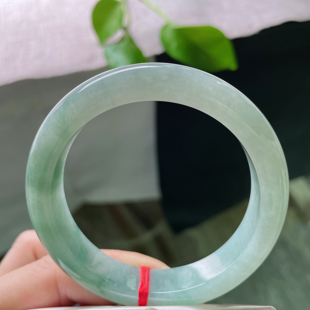 55/12.1/8.6飘花正圈，水润细腻，沉鱼落雁，闭月羞花之美，种老，无裂，ss52278a