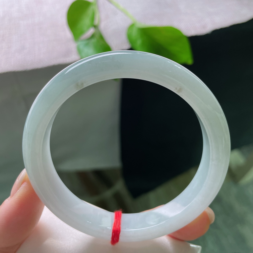 60.7/11.9/8.1，绿底正圈，水头好，肉质细腻干净，大圈口，从容自若，无裂，ss52139a