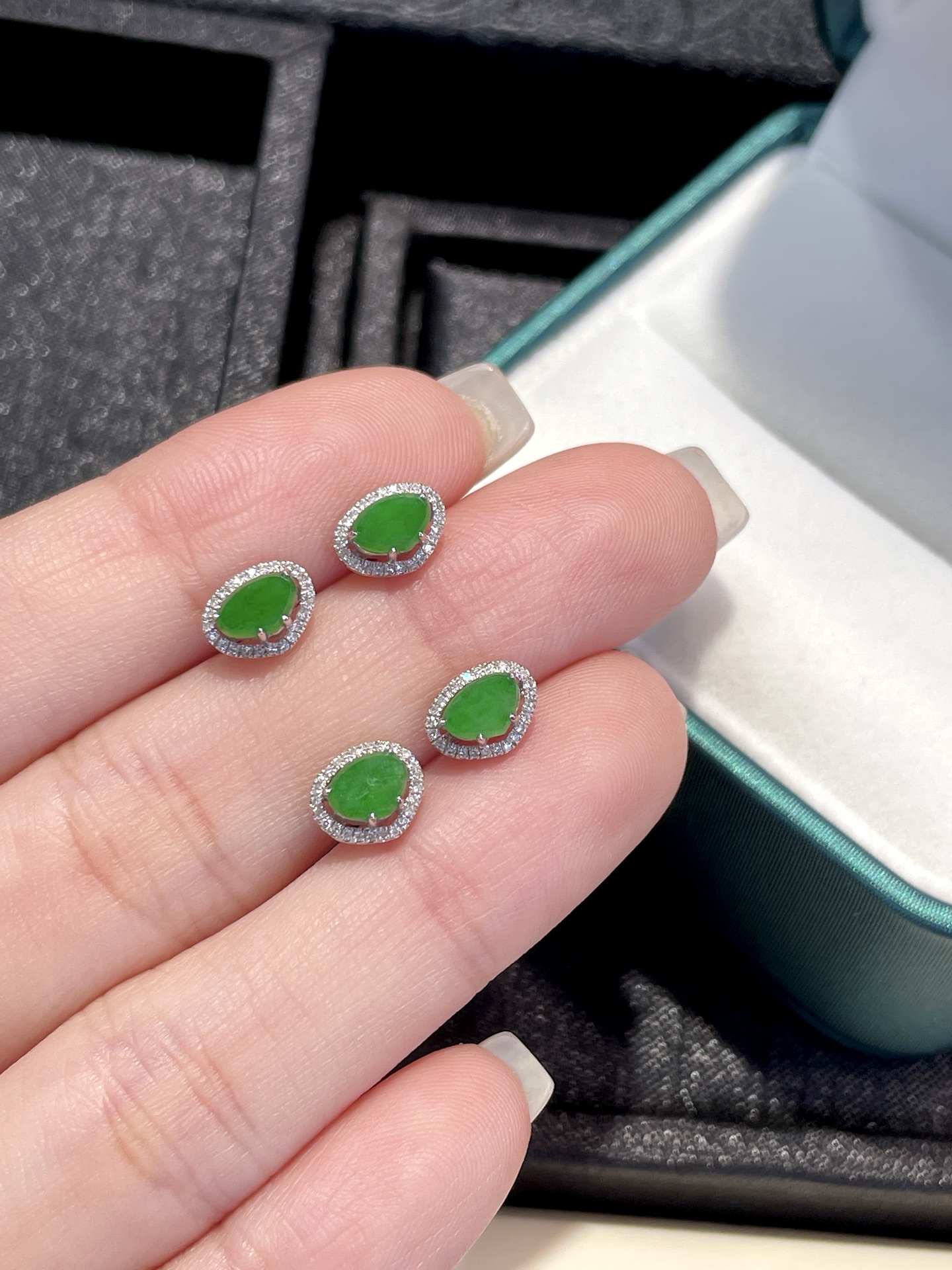 520️ 精选 辣绿 爱心 耳钉 18k金一对 6.2-8-4mm