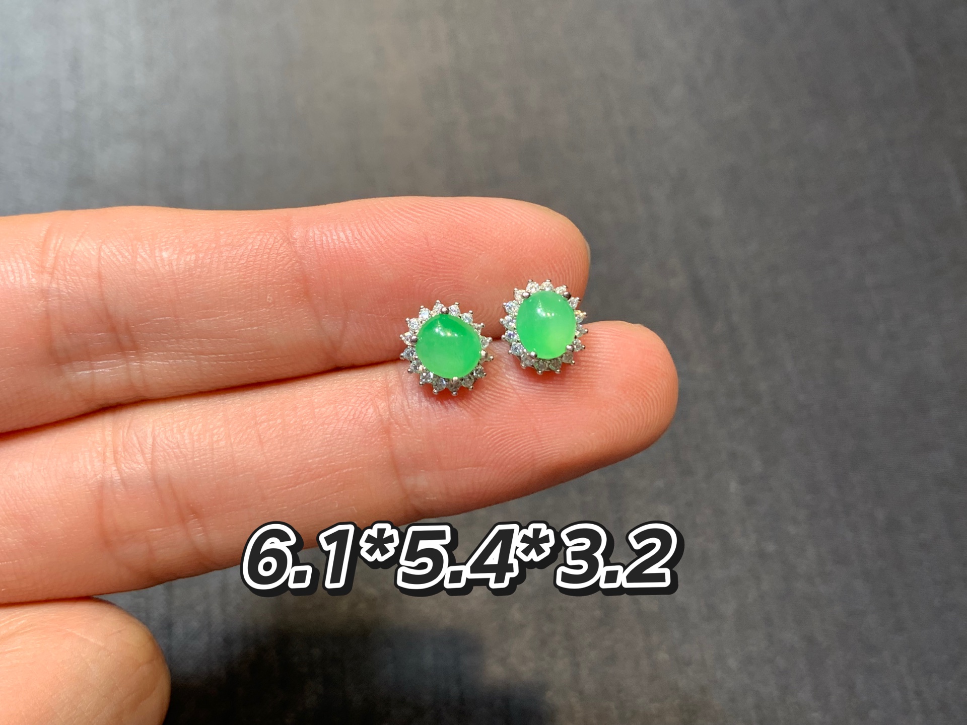 冰种甜绿蛋面耳钉 s925银，有纹需包容，6.1-5.4-3.2
