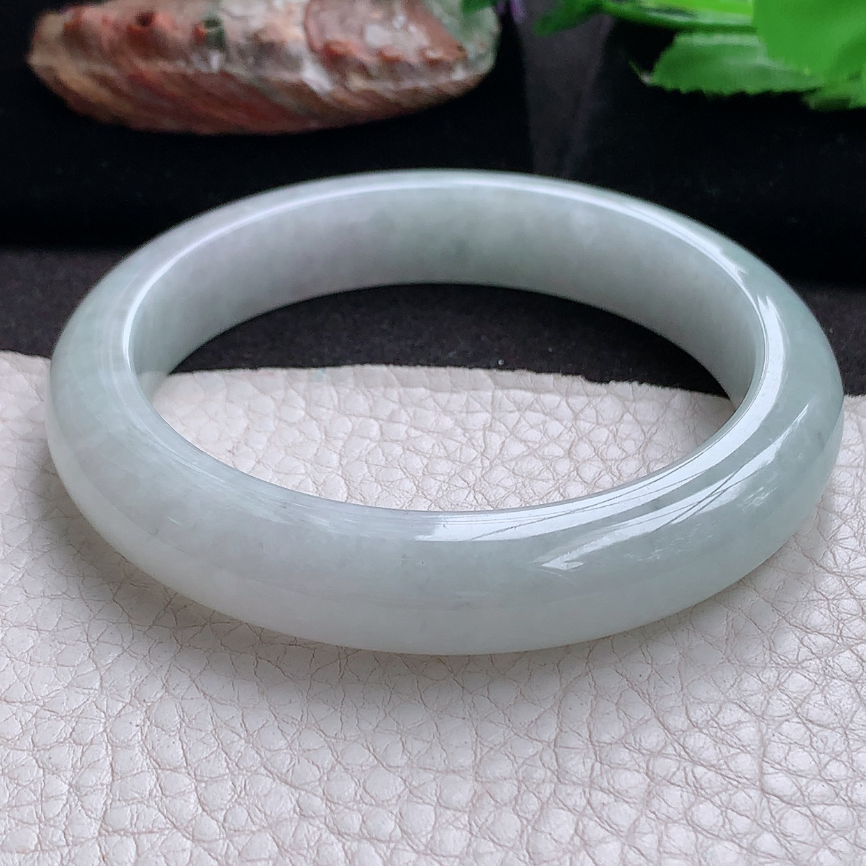 ll大圈口61*12.5*9平安镯 缅甸翡翠玉手镯 精美白月光胶感正圈玉手环
