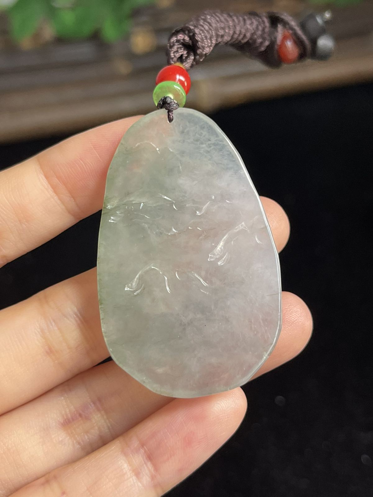 翡翠山水，配珠未测