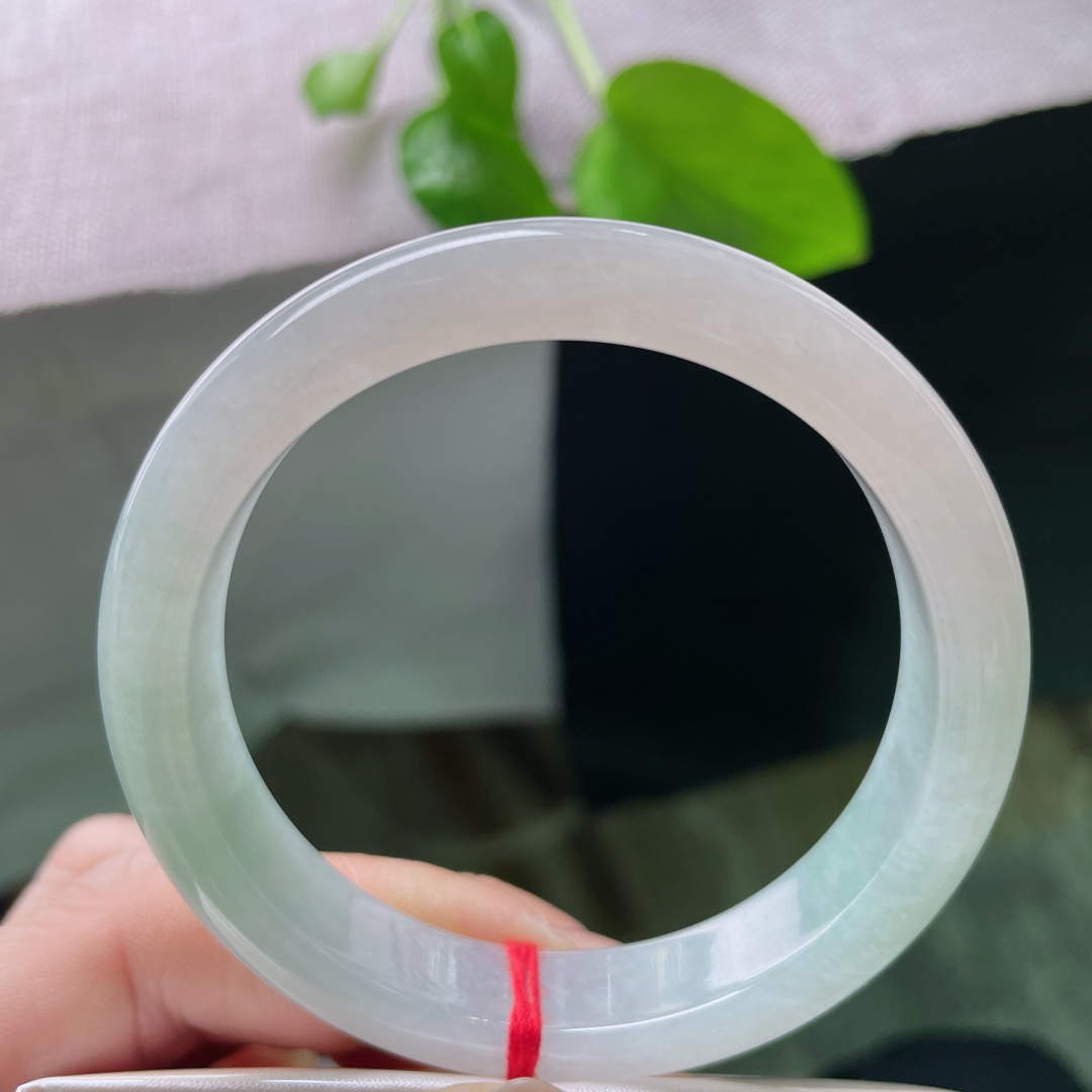 54.6/11.6/7.8，淡绿底正圈，清秀，洒脱随性，种老，佩戴温婉，洒金，ss56200a