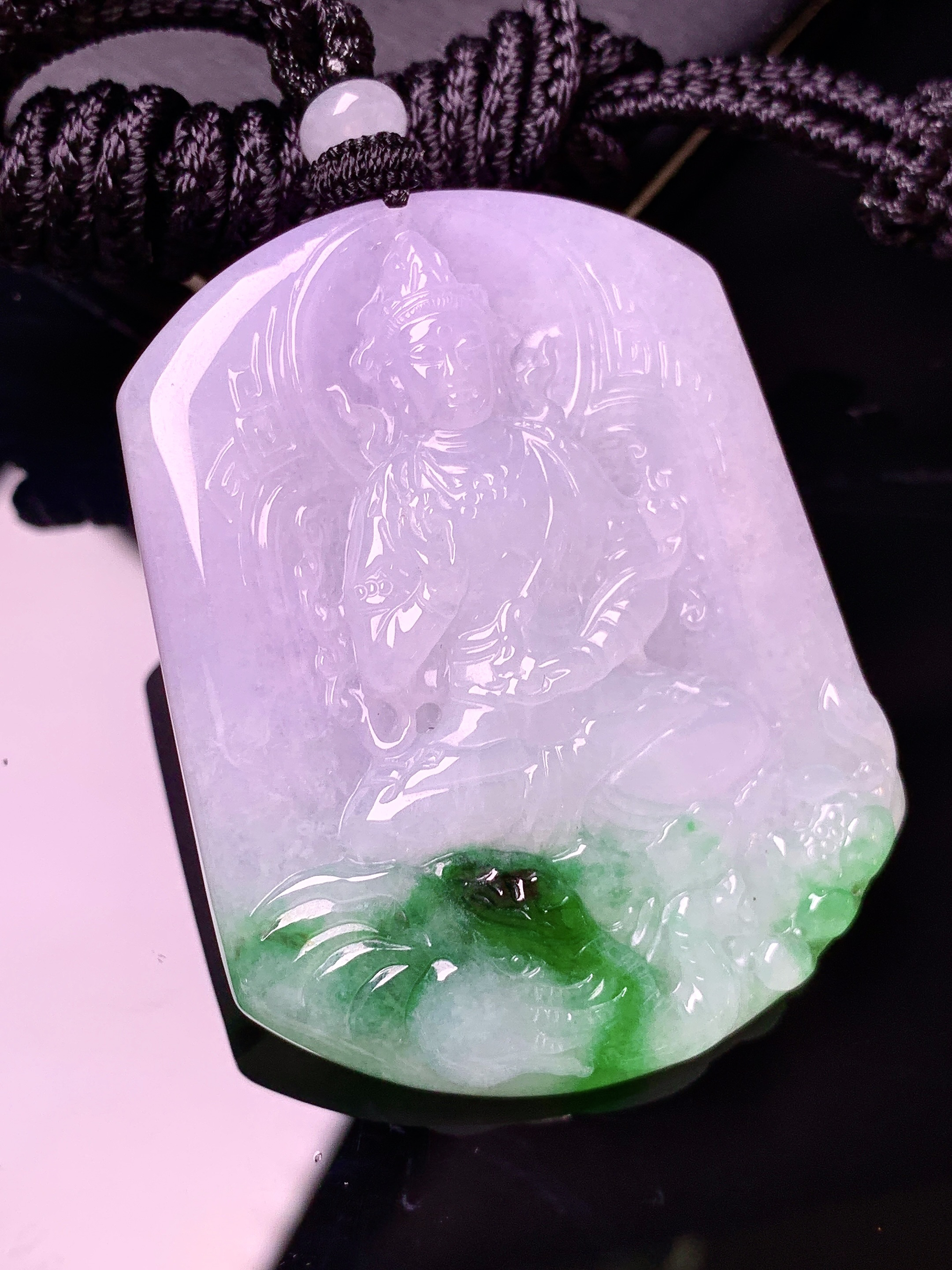 飘绿度母观音菩萨吊坠 玉质细腻 色泽艳丽清新 水润亮眼 整体尺寸47.5*37.3*5.2 w1