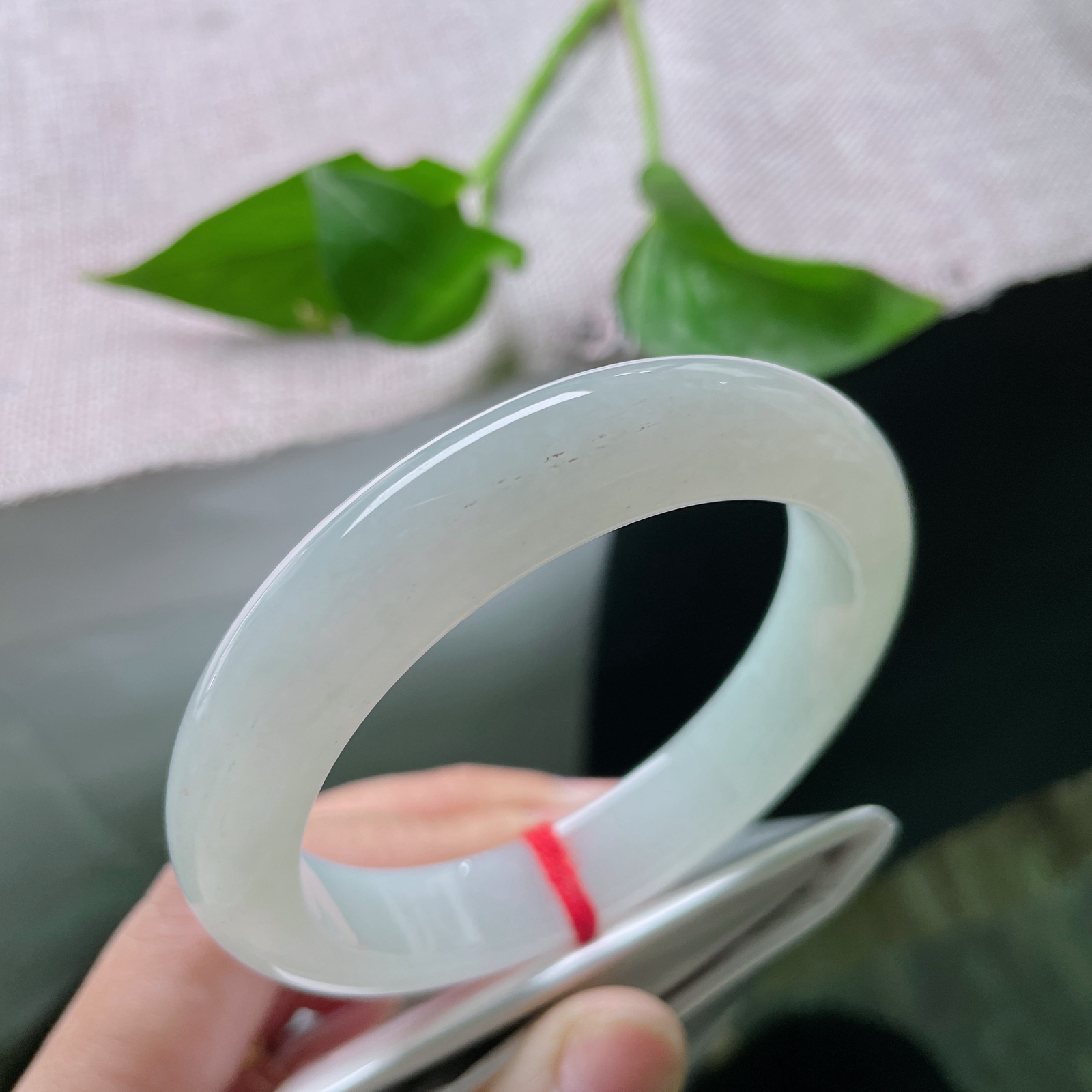 57.5/12.2/8.8绿底正圈，温馨怡人，料子干净清爽，纤尘不染，小家碧玉，ss51135a..