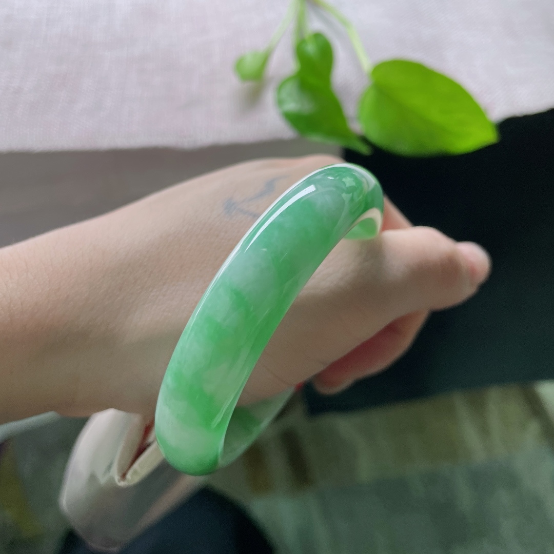 飘绿正圈，细腻水润，生机盎然，显白，ss52492a
