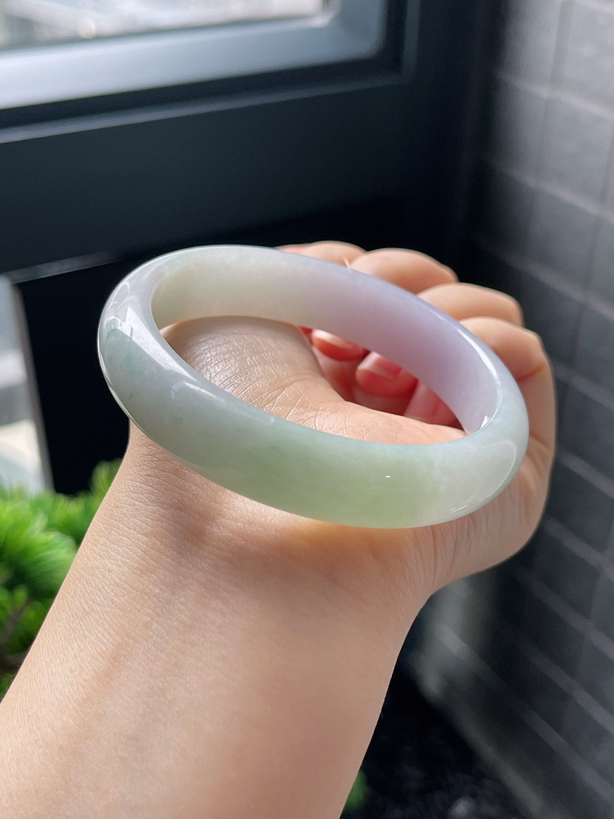正圈57圈口，翡翠糯化种春带彩手镯