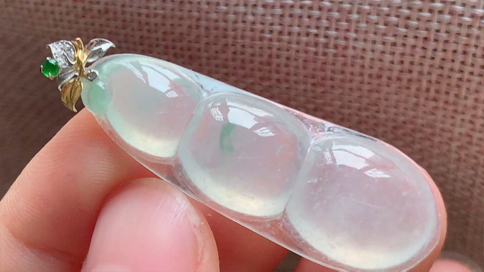 翡翠精品，福豆，冰种无裂，18k金 尺寸42.5-15-6 aa516