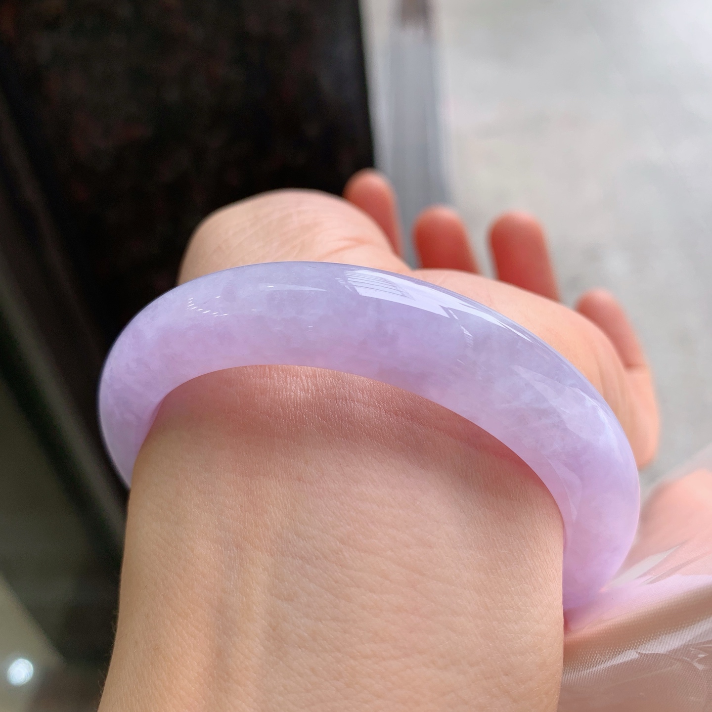 正圈粉紫 微晶体纹，尺寸：57.2/12.1/8.7 见光不失