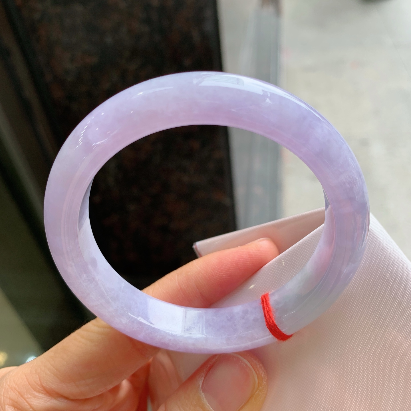 正圈粉紫 微晶体纹，尺寸：57.2/12.1/8.7 见光不失