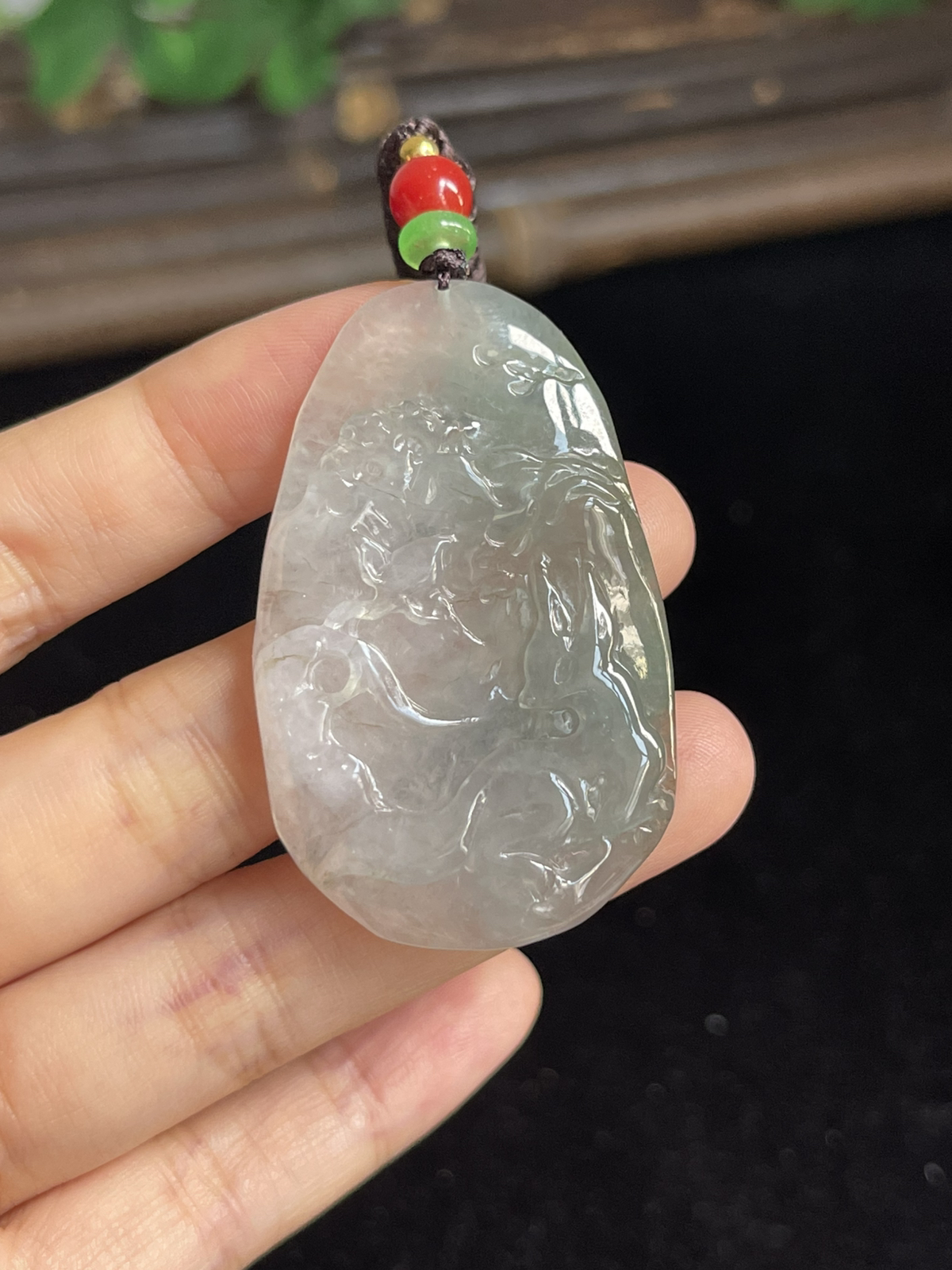 翡翠山水，配珠未测