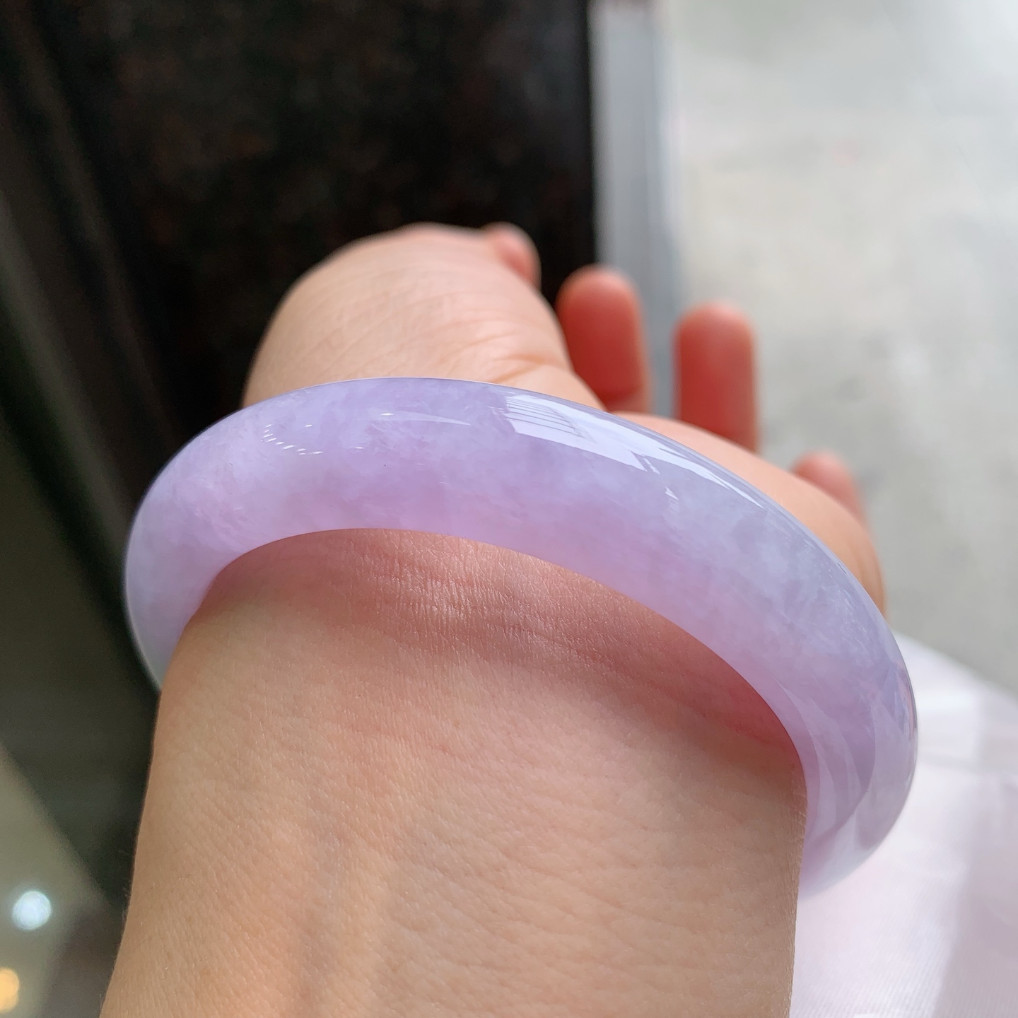 正圈粉紫 微晶体纹，尺寸：57.2/12.1/8.7 见光不失