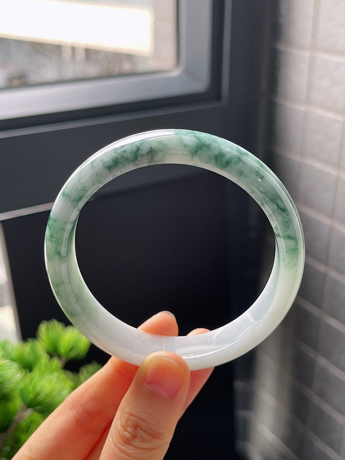 正圈59.6圈口，翡翠糯化种飘绿手镯