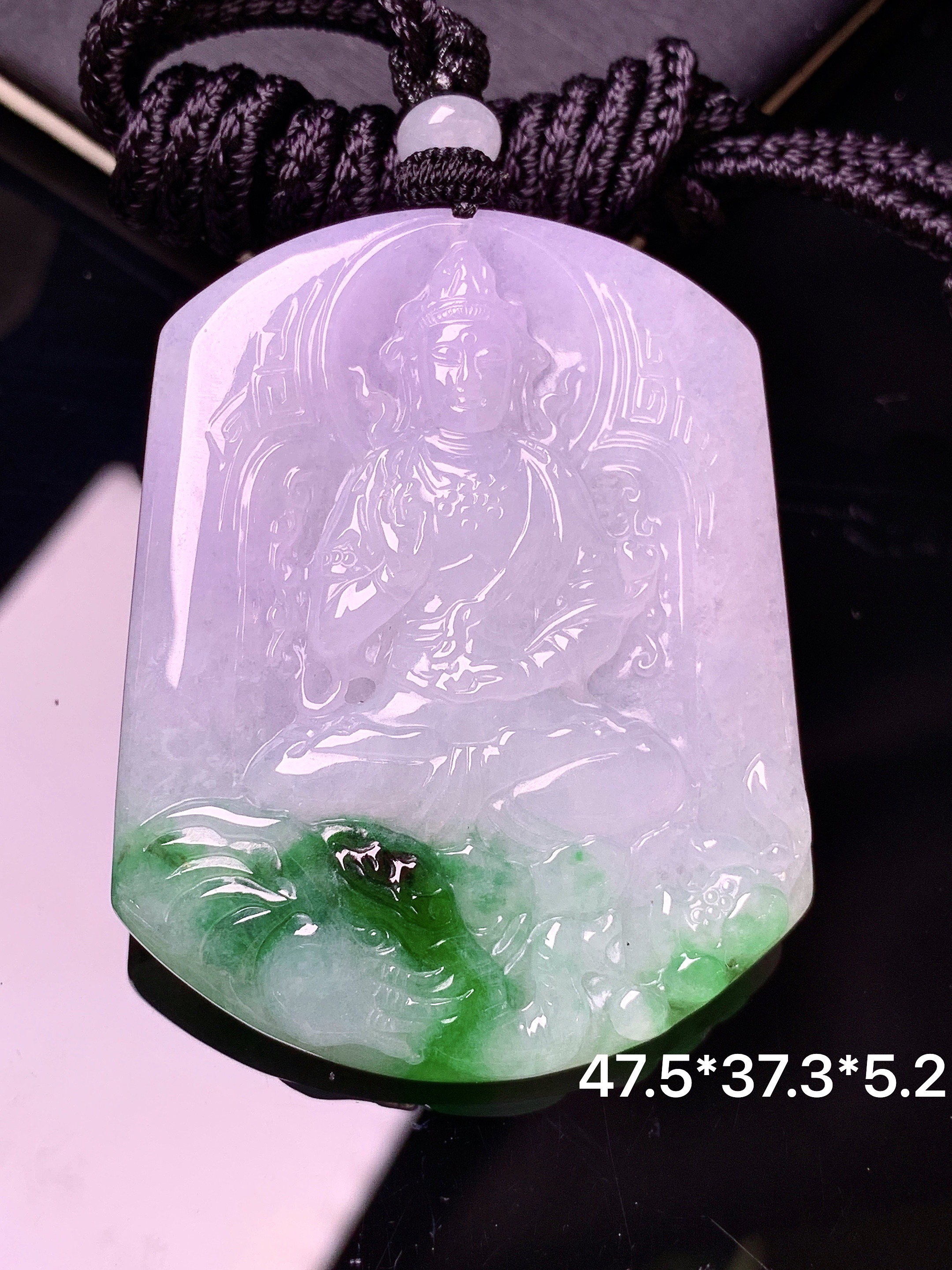 飘绿度母观音菩萨吊坠 玉质细腻 色泽艳丽清新 水润亮眼 整体尺寸47.5*37.3*5.2 w1