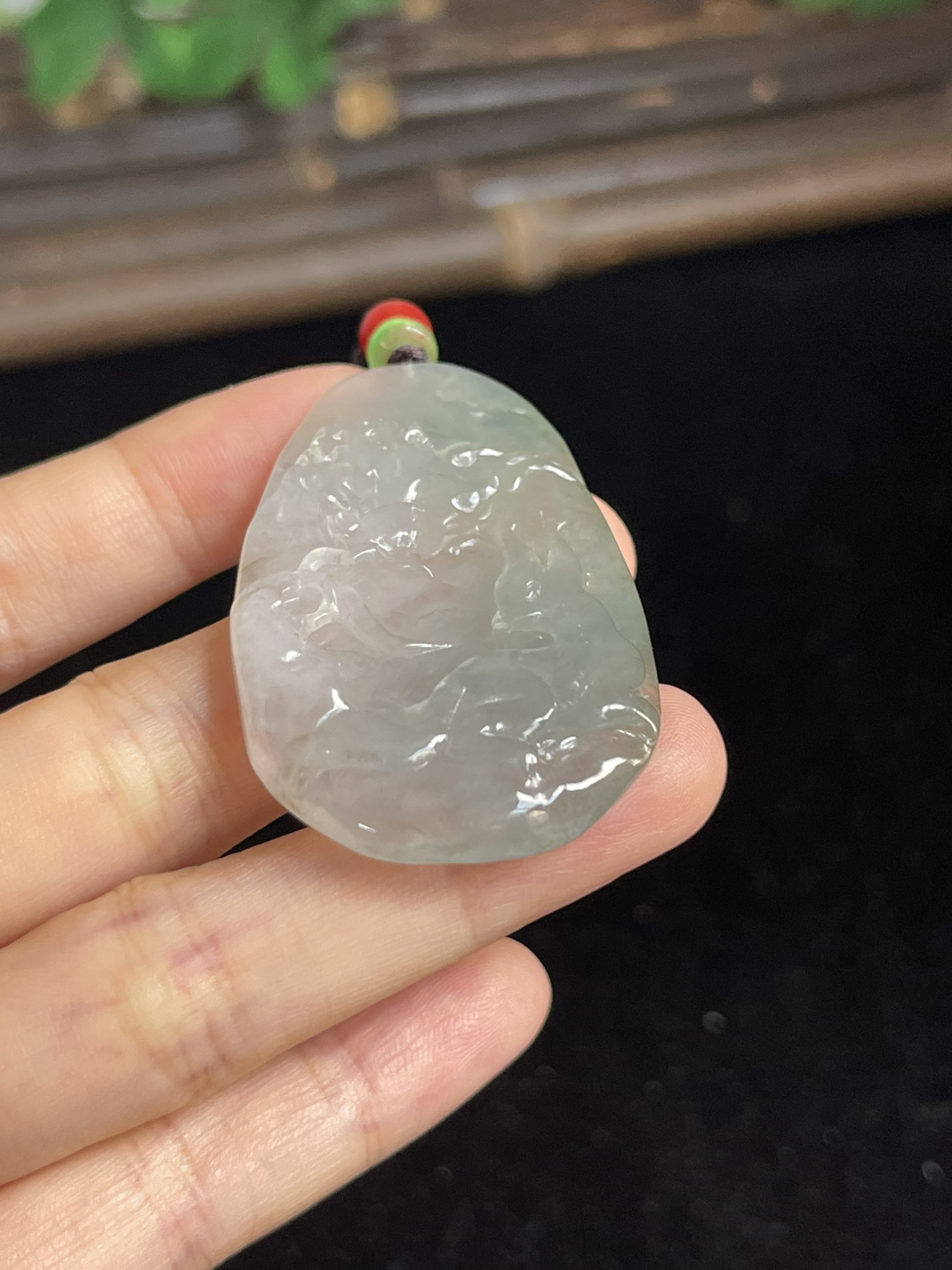 翡翠山水，配珠未测