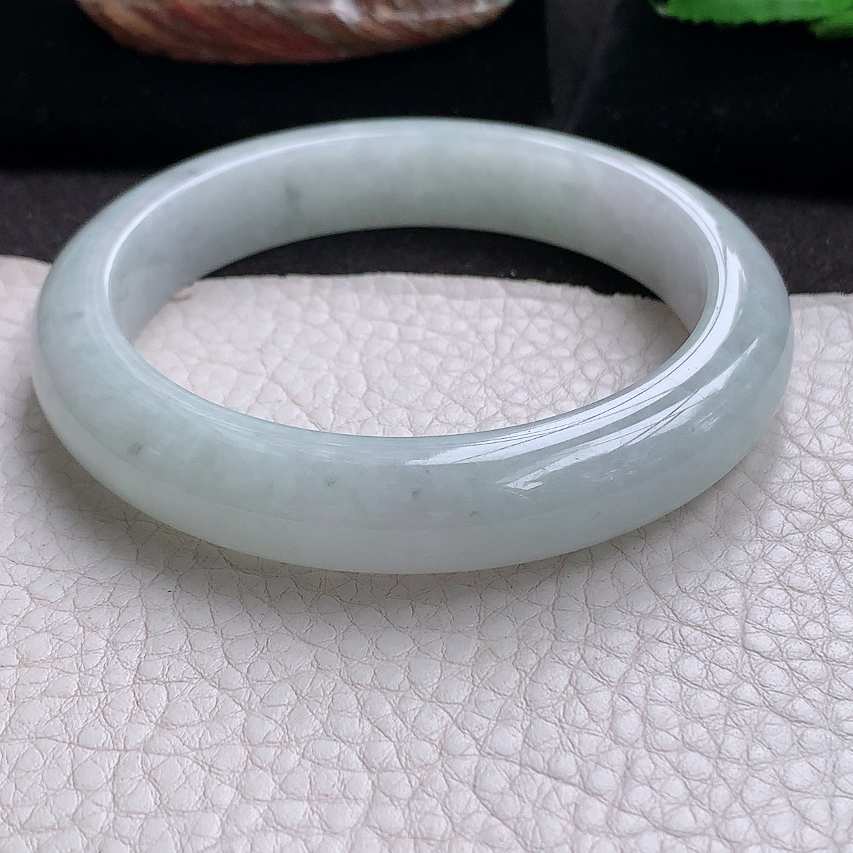 ll大圈口61*12.5*9平安镯 缅甸翡翠玉手镯 精美白月光胶感正圈玉手环