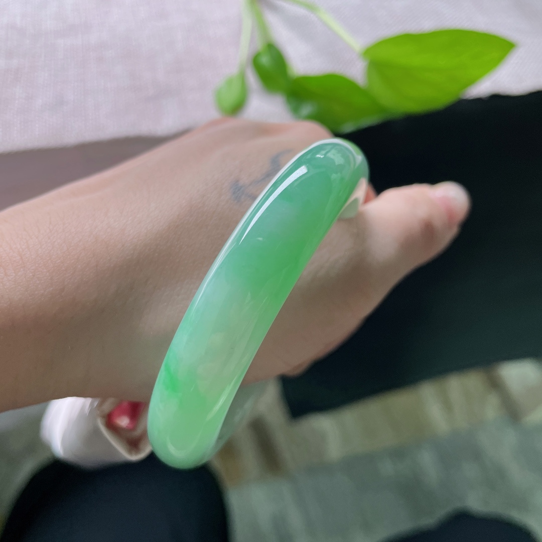 54.9/12.6/8.5，绿底正圈，水头好，种老，细润，温柔淑雅，有纹，ss52475a