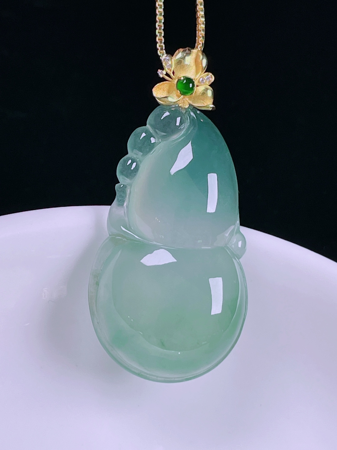 ️冰绿葫芦，老种起光，细底通透，尺寸：38.7/32.5/18.6/8.3mm0517