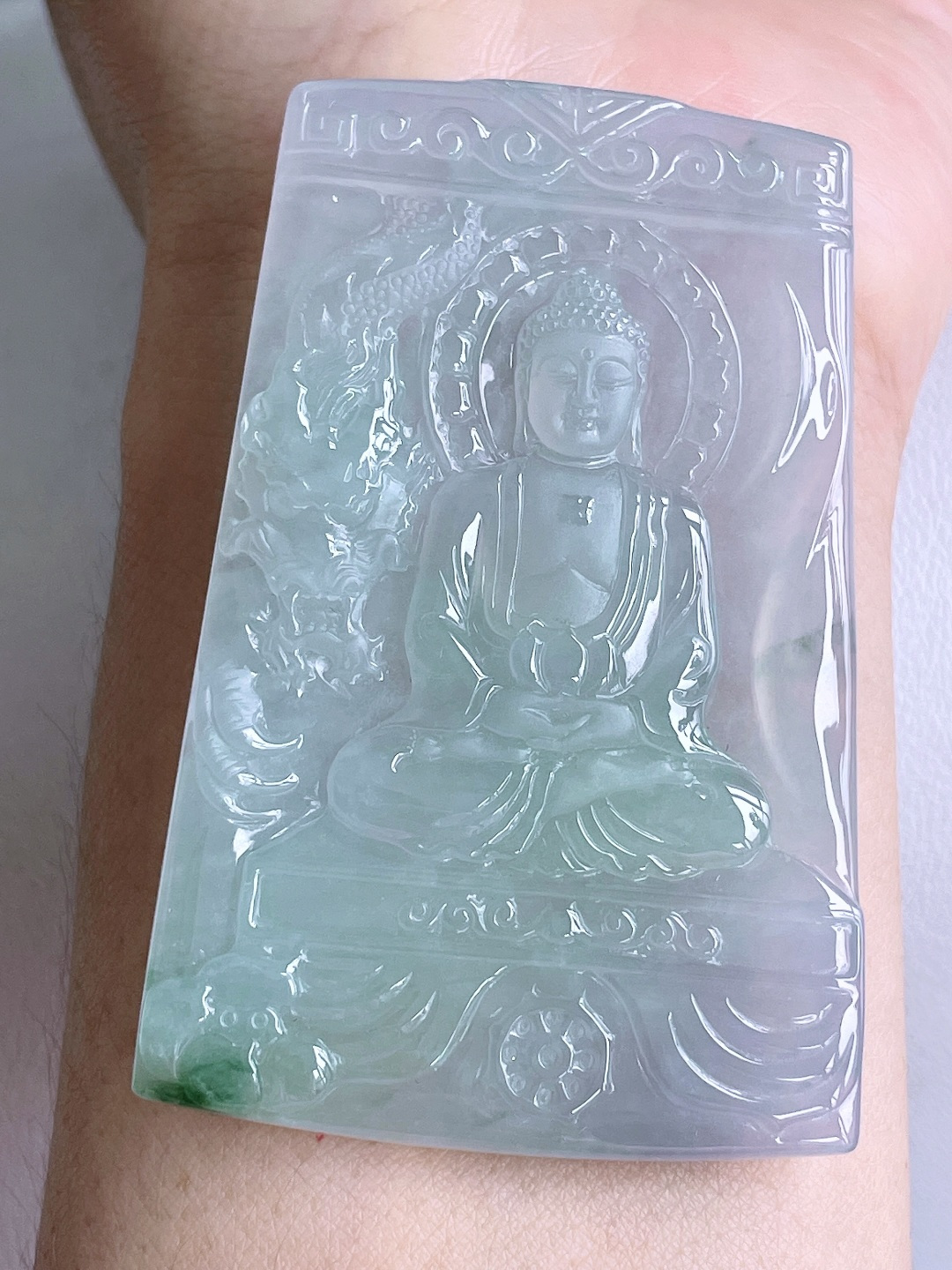 【裸石】糯冰飘花御龙大日佛牌吊坠【说明】缅料 无裂 性比高【尺寸】66-45-5.4【重量】43.
