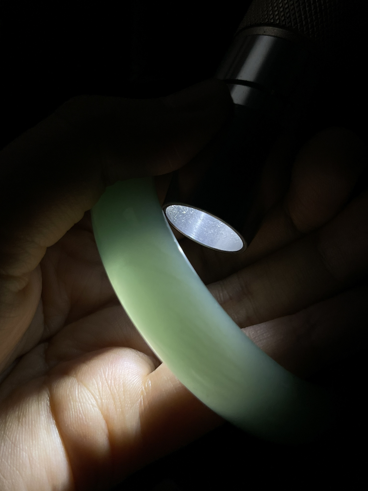 正圈57.3圈口，翡翠冰糯种绿色手镯