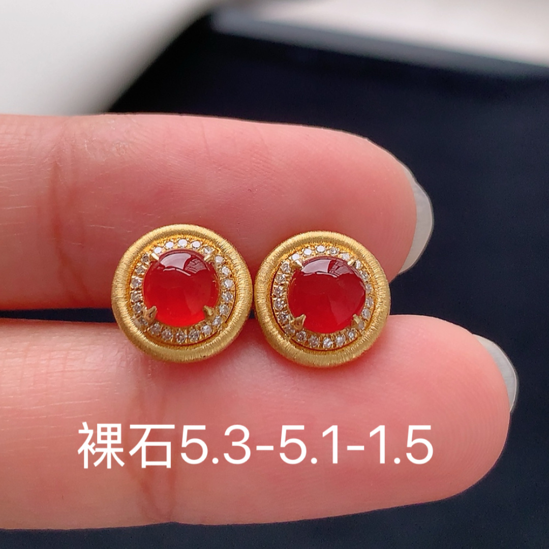 红翡耳钉 料子细腻起胶，翠色鲜阳  佩戴优雅清新 货号28516，5.3-5.1-1.5