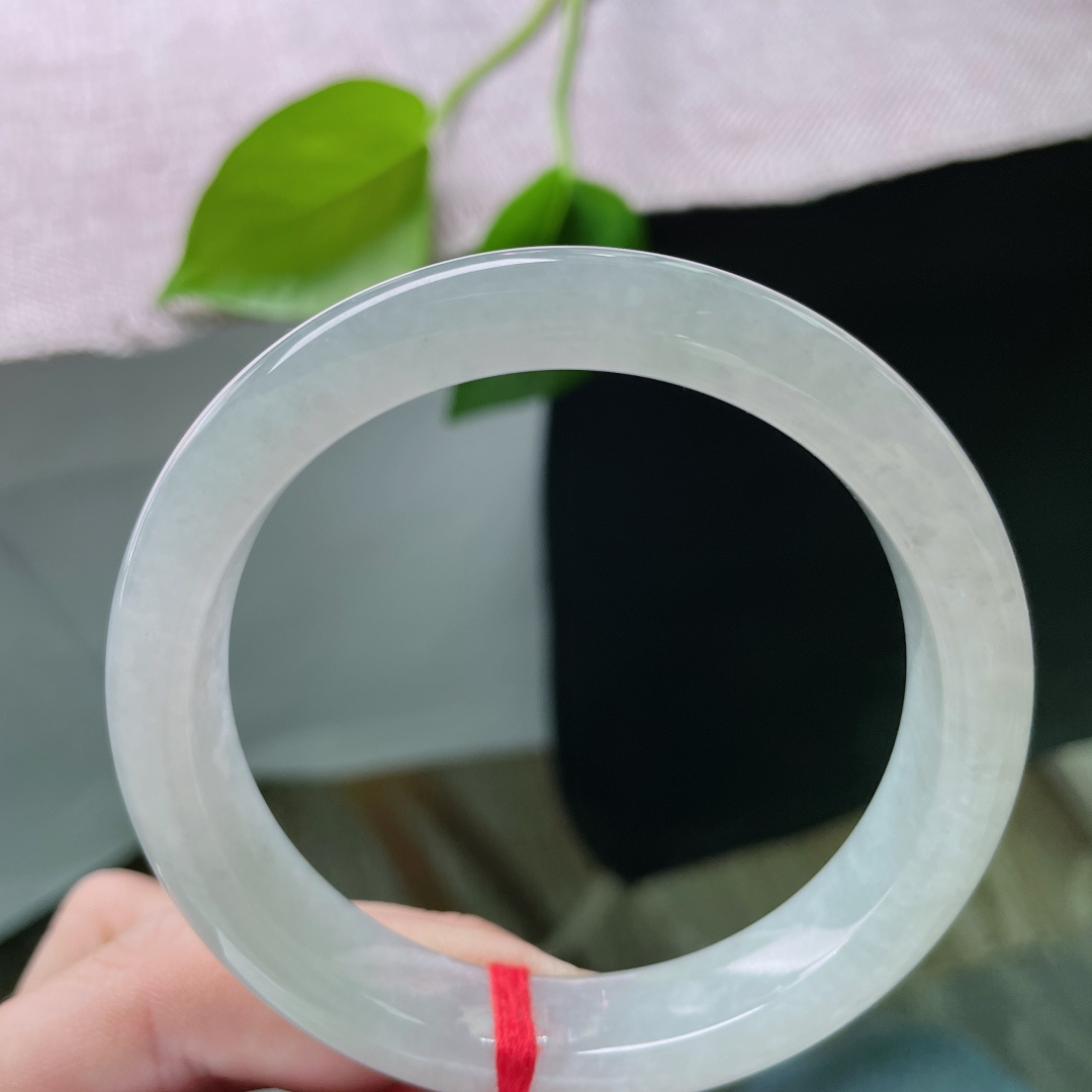 淡绿底正圈，水润细腻，淡雅倾心，种老，小清新，减龄，百搭，无裂，ss52683a