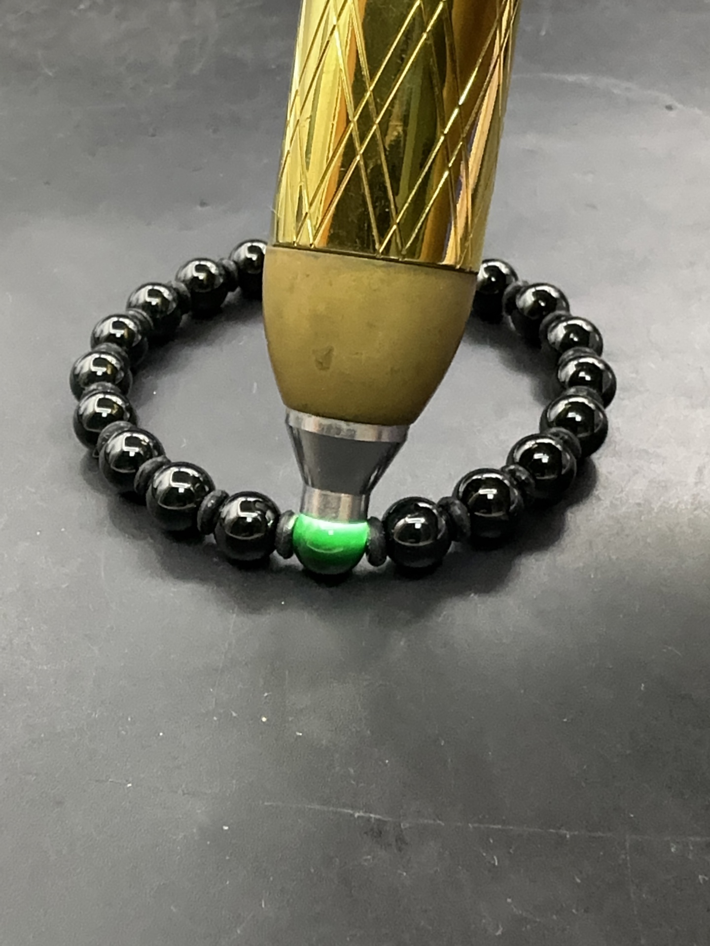 ️【墨翠手串8mm】老坑高冰   黑度极黑  灯照全透  呈帝王绿  种老起光   底极细腻  圆