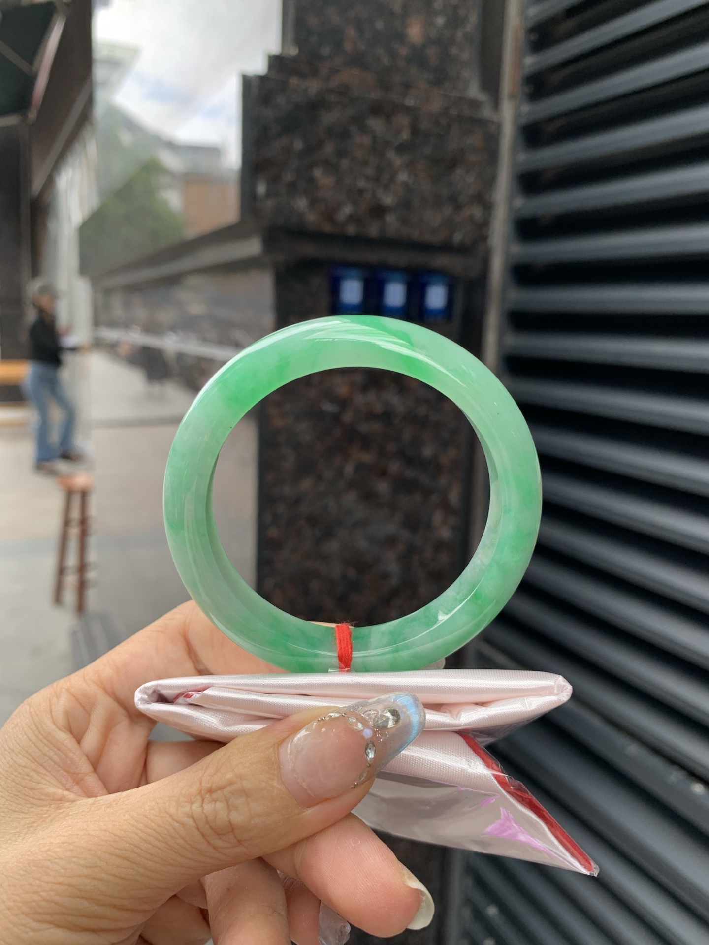 满绿正圈 54.5-8.1-11.2 0518-563-10551 打灯细纹，不影响，底妆水润，满圈
