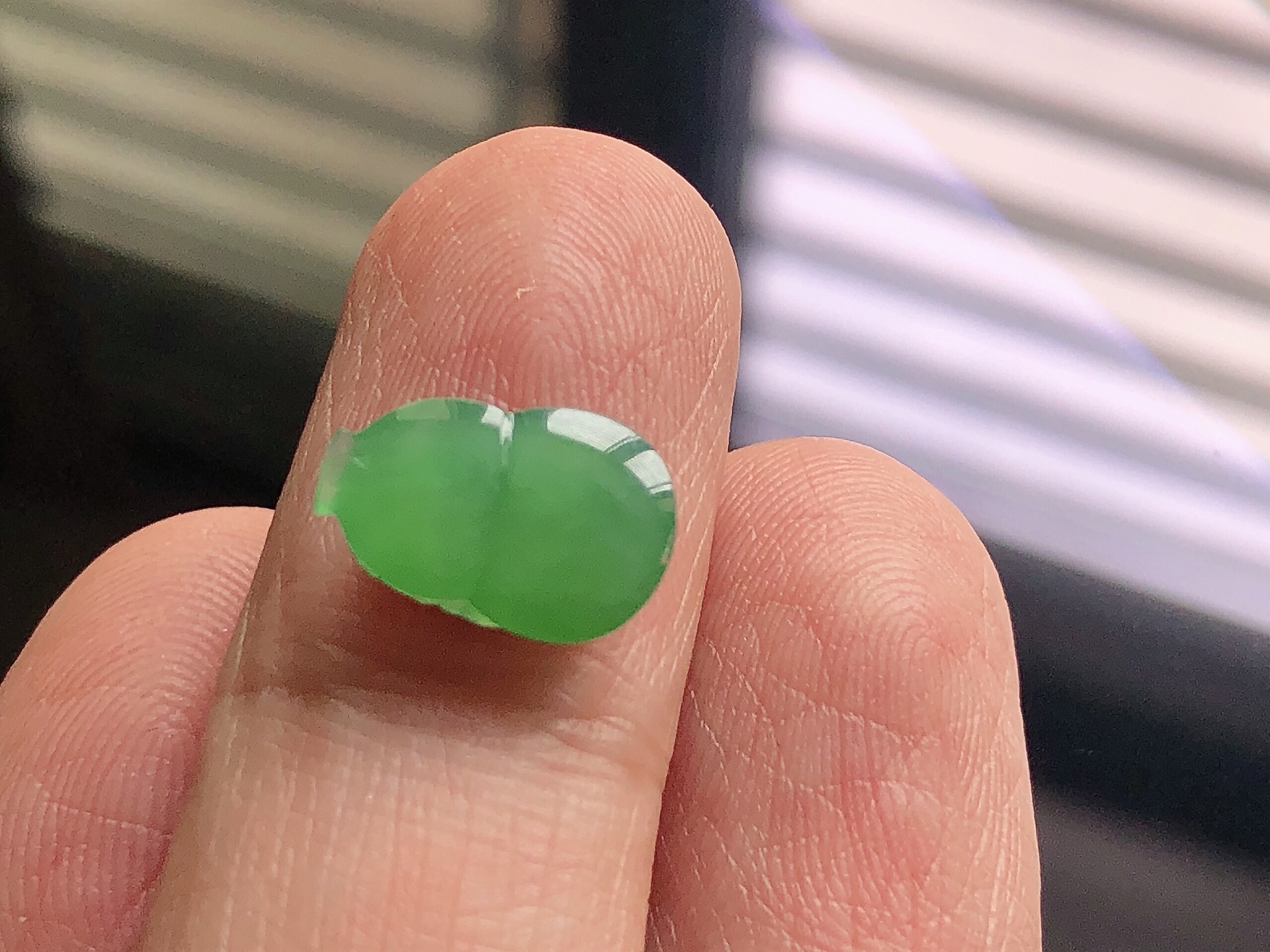️ 冰种满色葫芦， 色泽极美，通透水润，玉质细腻，夺目迷人，镶嵌效果，品相，无裂，尺寸12.2*8.2*3.3