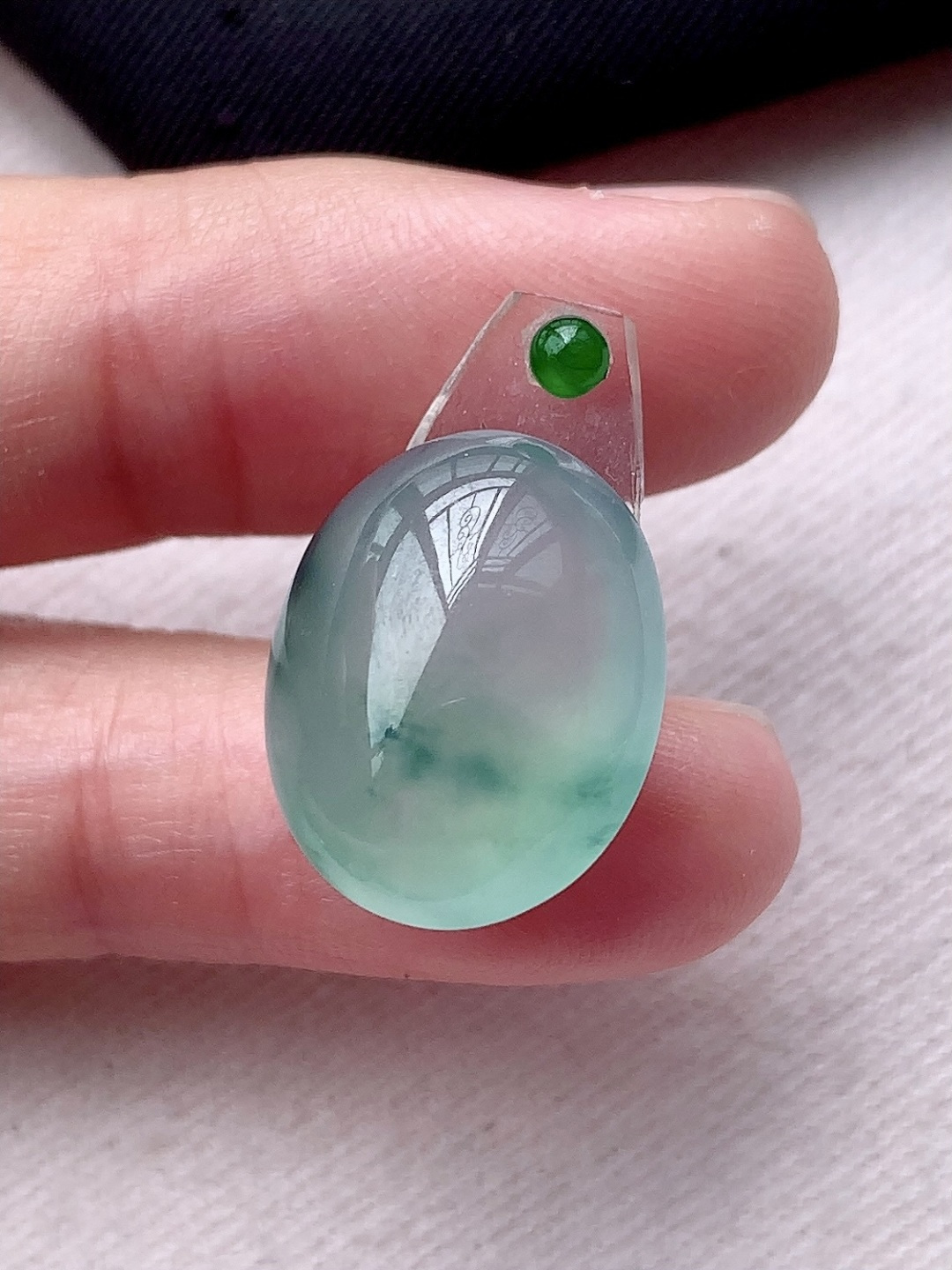 冰飘花蛋面挂件料子冰润细腻，颗颗饱满，13.8-7