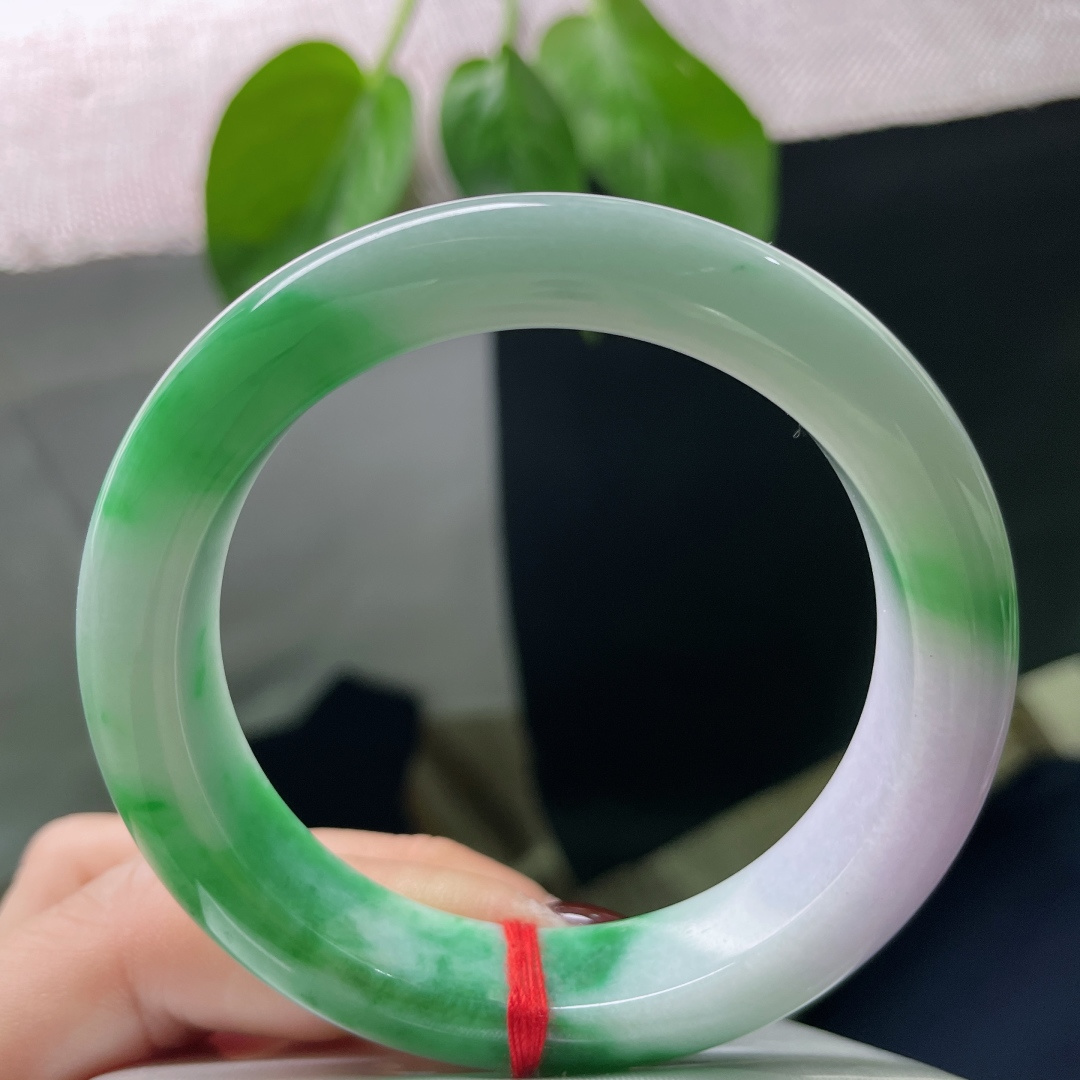 春彩正圈，桃粉是枝头犹豫的三天花期，柳绿是风弯腰穿过的弧度。无裂，ss51778a