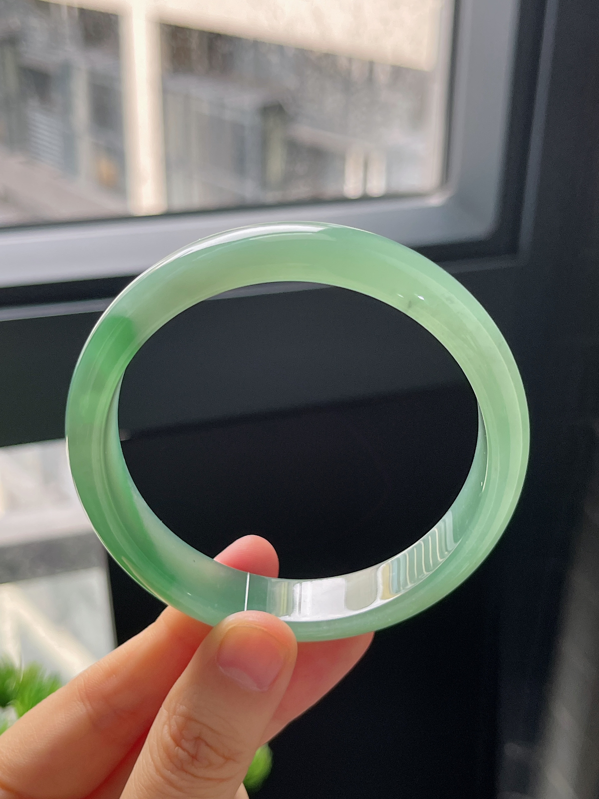 正圈60圈口，翡翠冰糯种绿色手镯