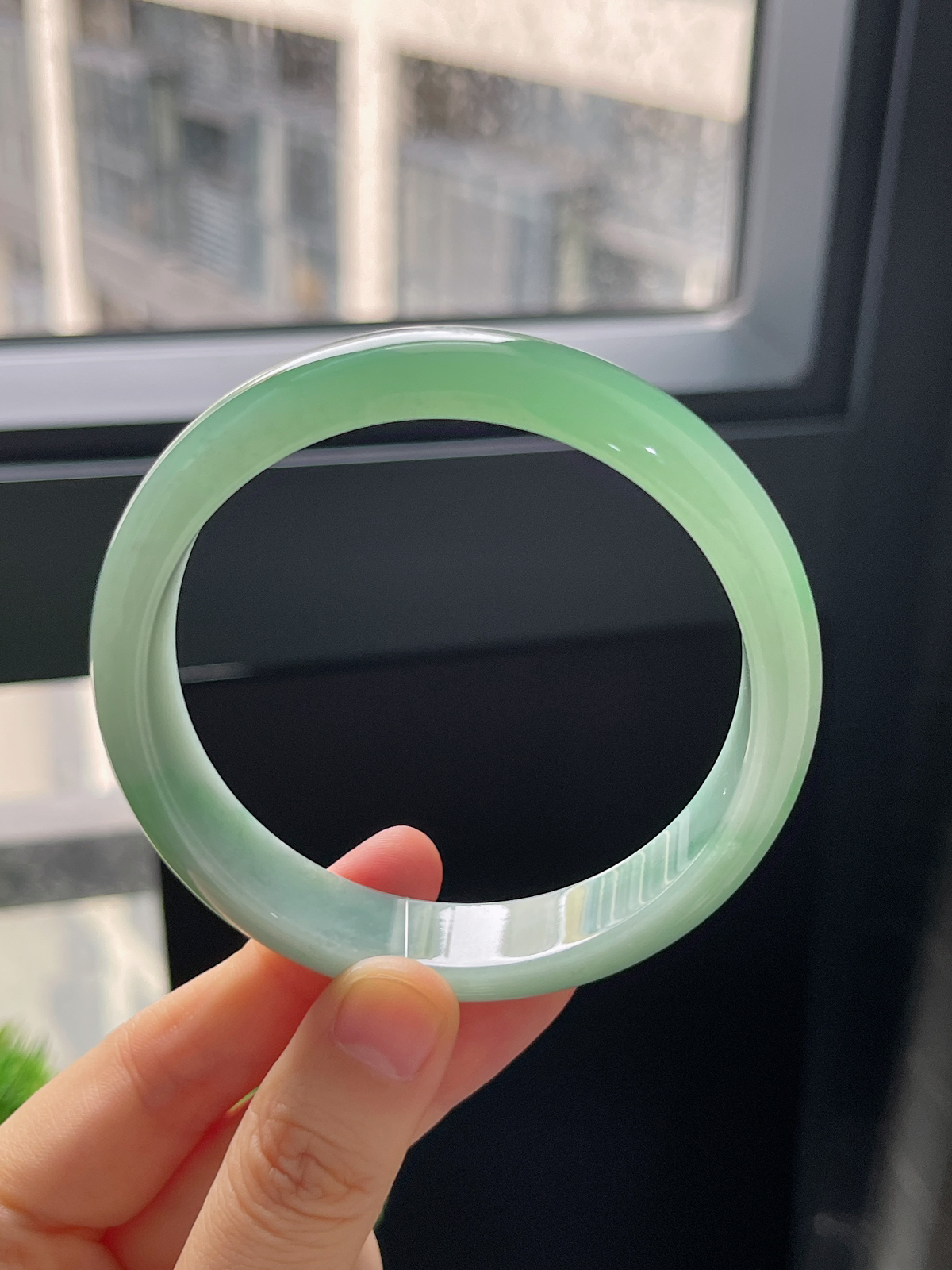 正圈61圈口，翡翠冰糯种绿色手镯