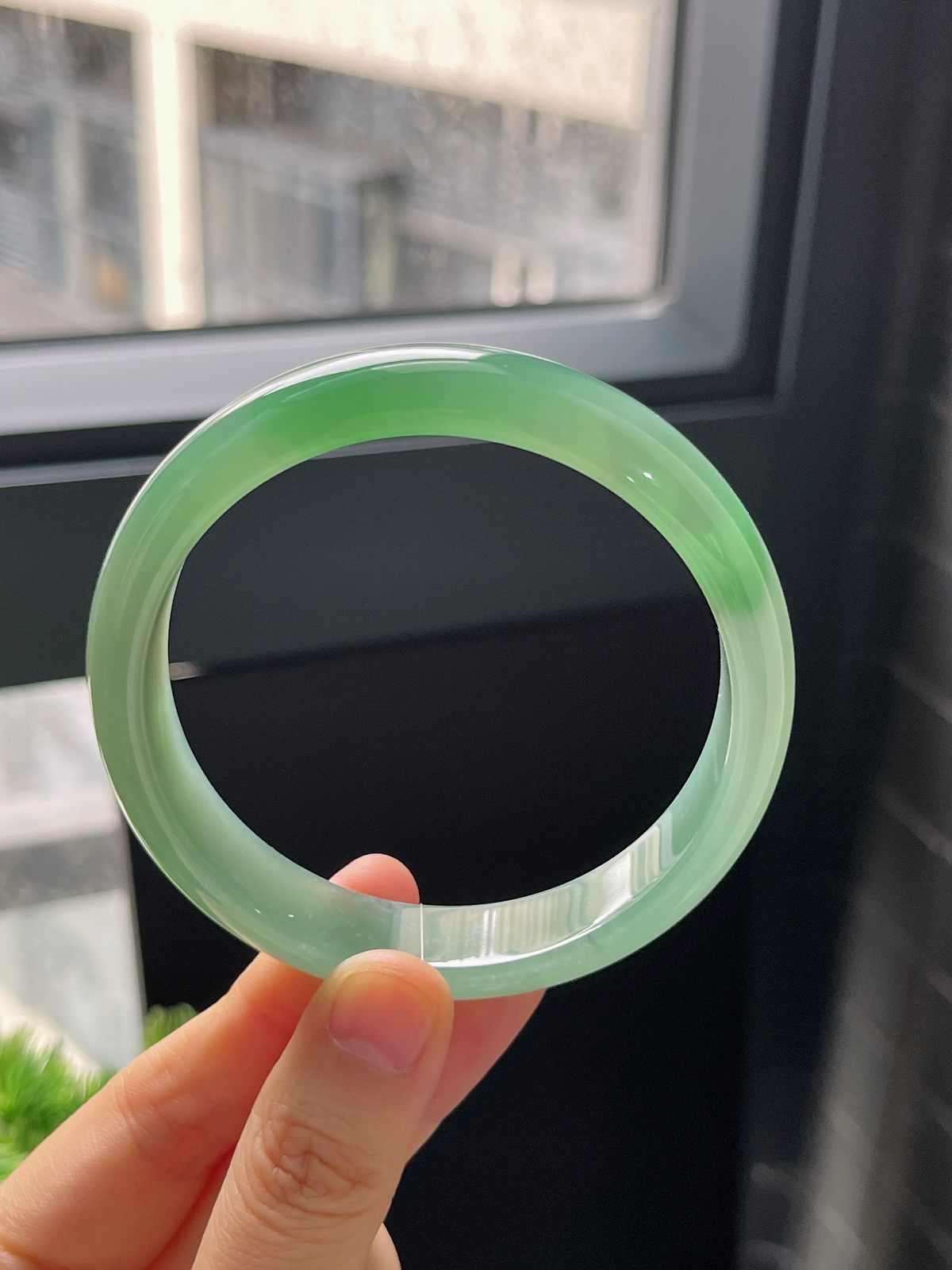 正圈60圈口，翡翠冰糯种绿色手镯