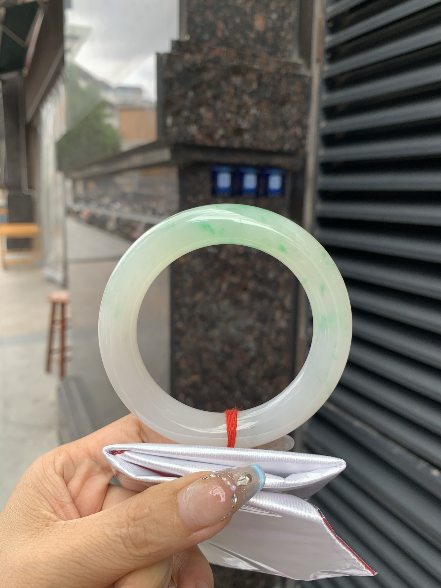 飘阳绿胖圆条 57.5-11.8-12.1 0518-563-10663 打灯小细纹，不影响，半圈飘