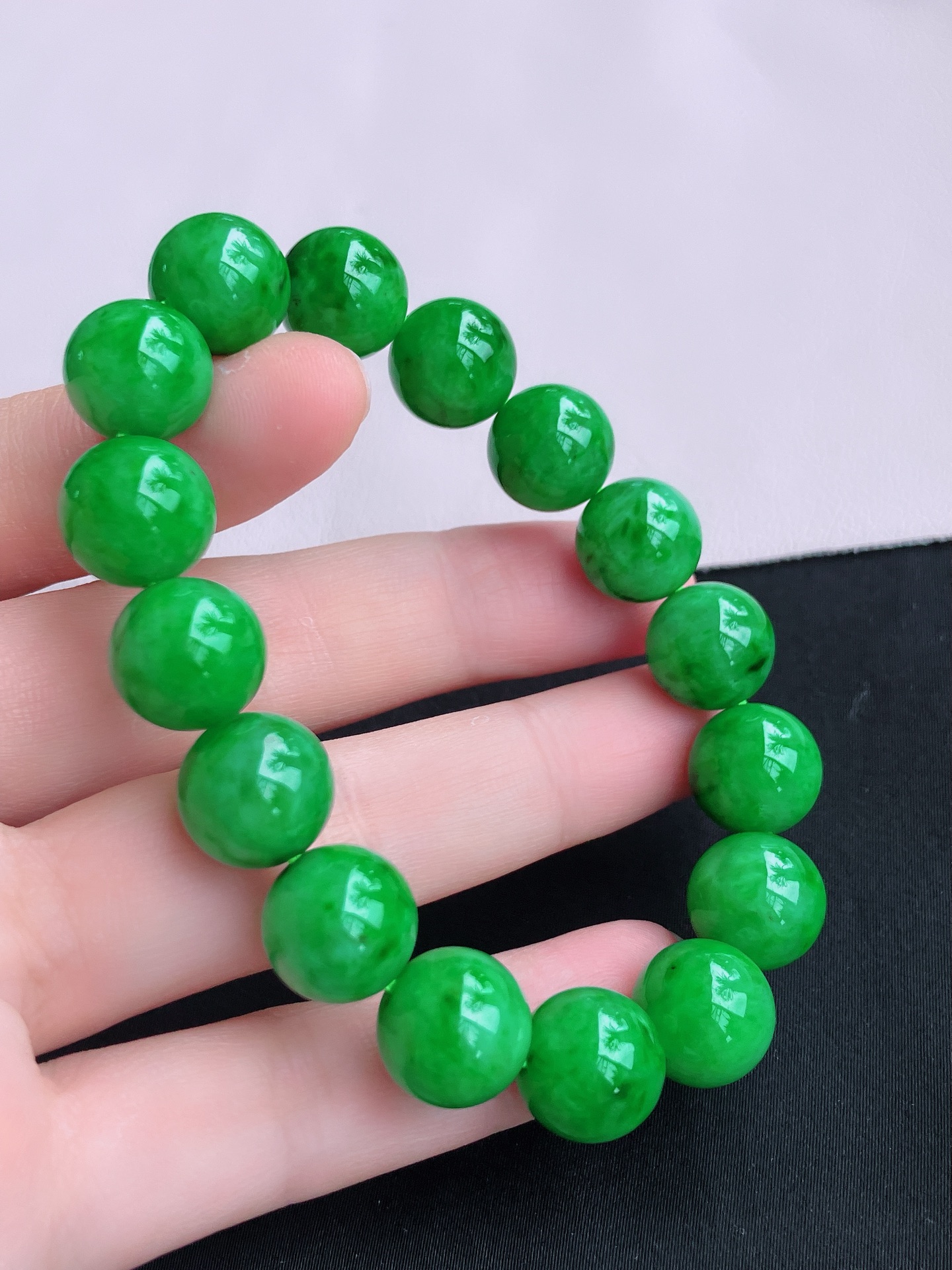 翠绿手串，色美清爽，尺寸12/自然光实拍