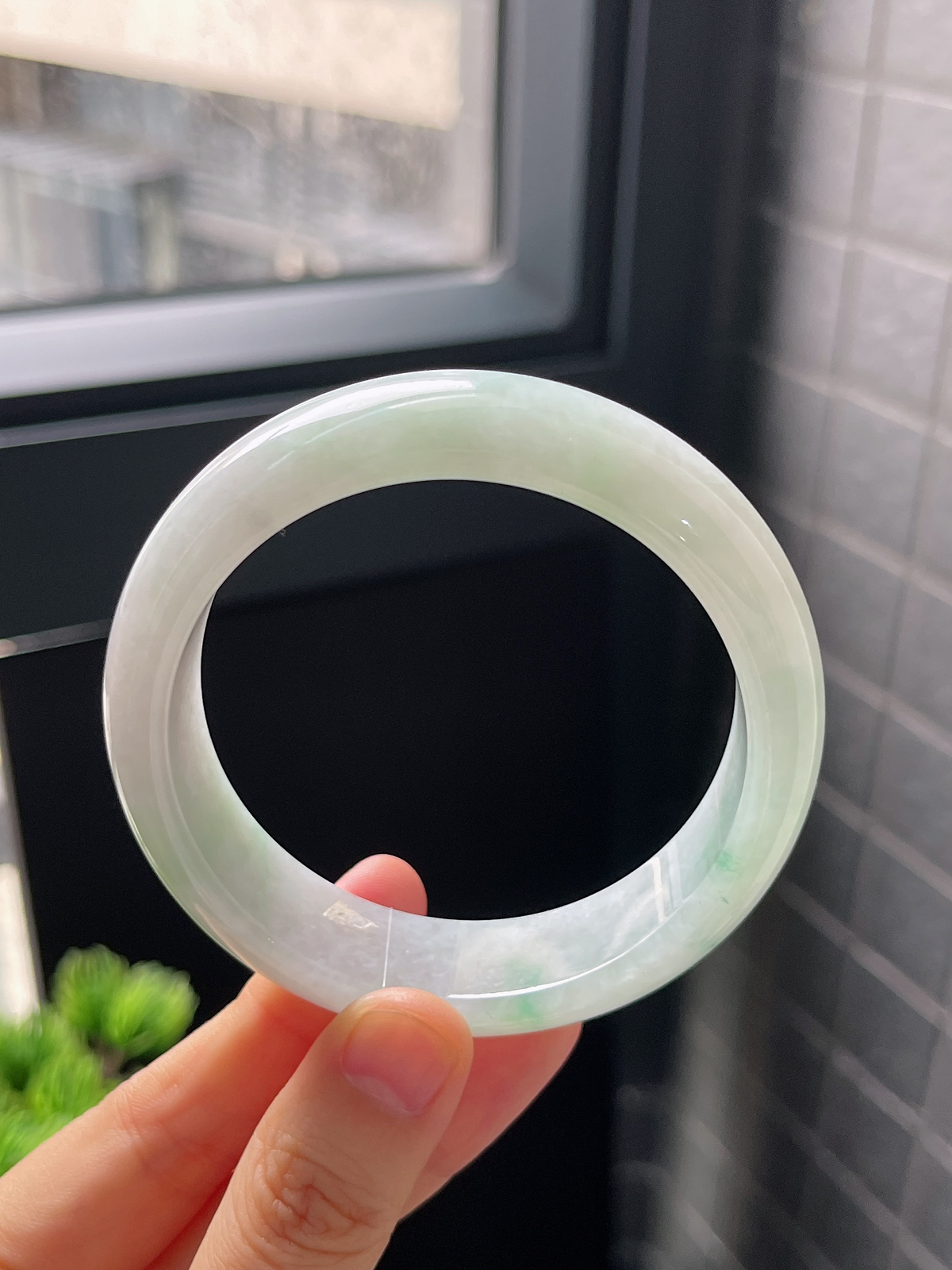 正圈57圈口，翡翠冰糯白色手镯