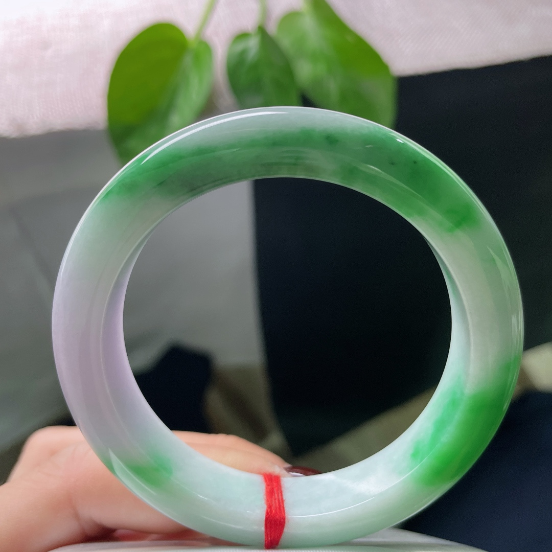 春彩正圈，桃粉是枝头犹豫的三天花期，柳绿是风弯腰穿过的弧度。无裂，ss51778a