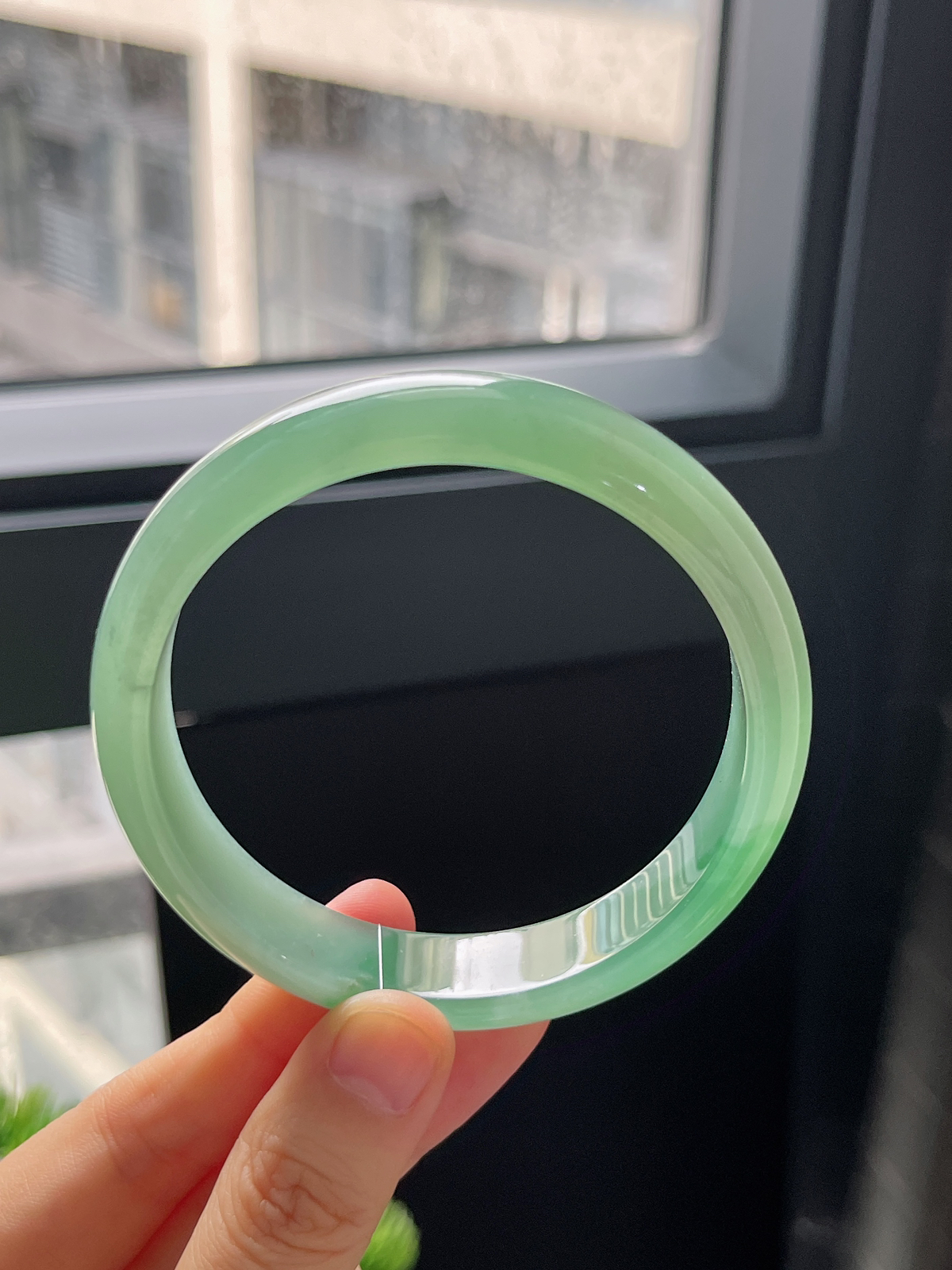 正圈60圈口，翡翠冰糯种绿色手镯
