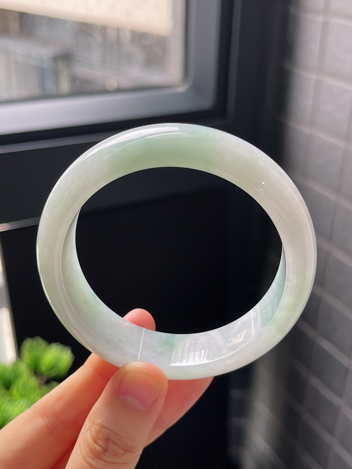 正圈57圈口，翡翠冰糯白色手镯