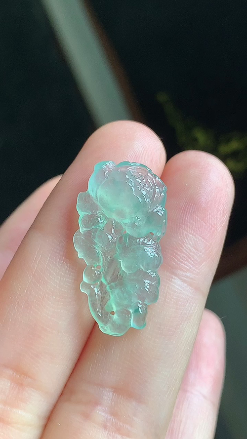 天然翡翠，冰晴莲花，尺寸25.4-13.3-4.7 ah517