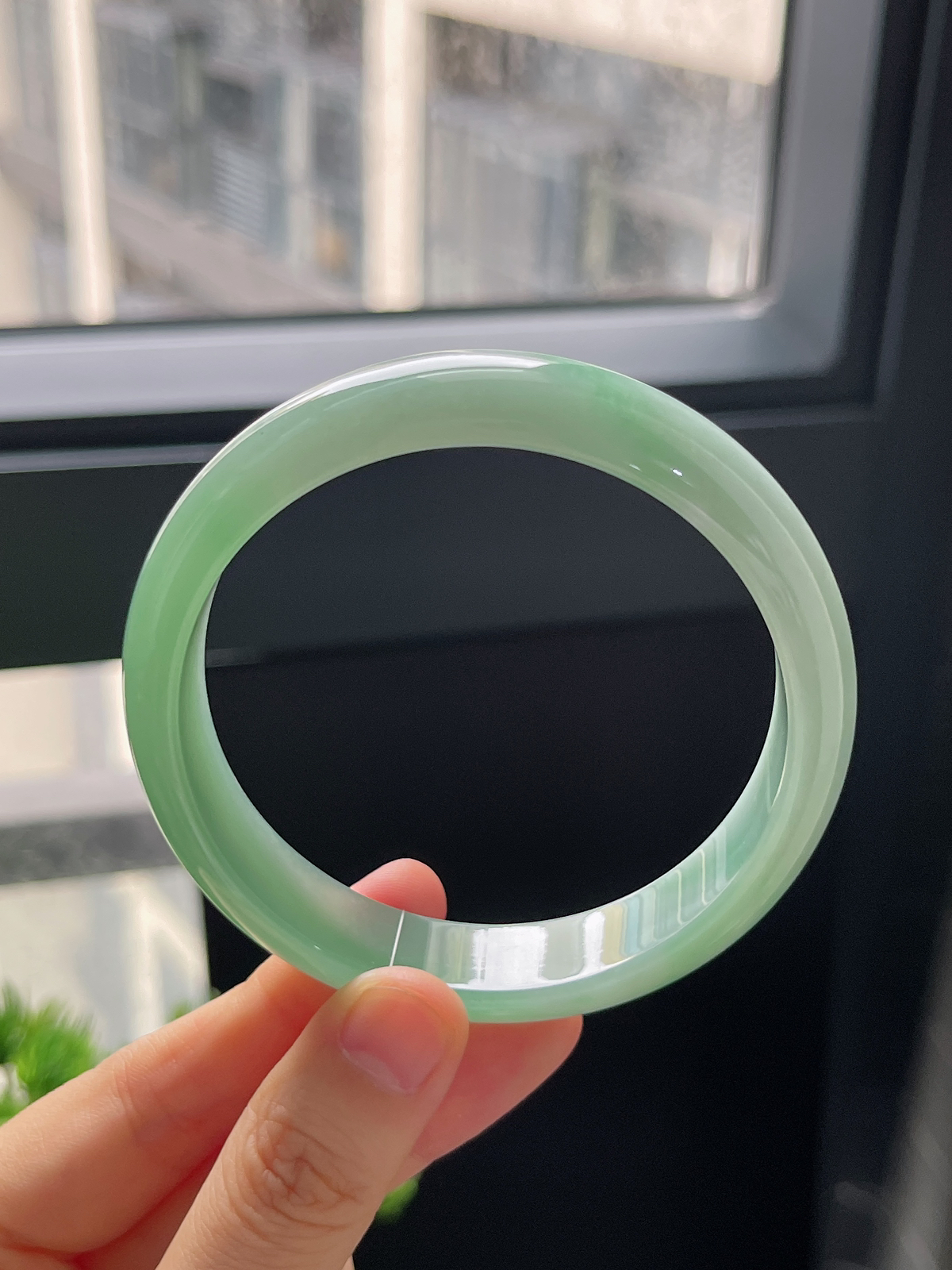 正圈61圈口，翡翠冰糯种绿色手镯