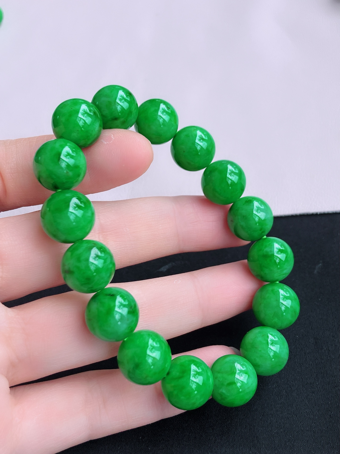 翠绿手串，色美清爽，尺寸12/自然光实拍